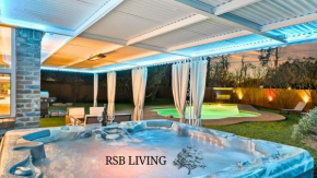 Elegant 5BR 2,5BA Holiday Home with Pool, Jacuzzi, BBQ, and Cinema Room
